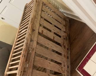 00#19 - $100 Chicken coup 36x21x10
