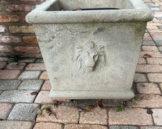 #10 -$50 	Lion square cement 21x21x12
