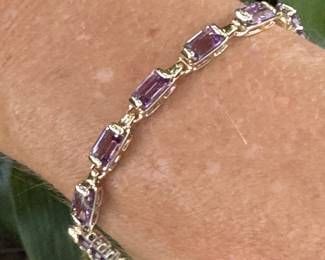 60J - $350 - 14kt yellow gold Amethyst bracelet, 8.3 gr, size 7"