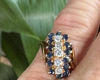 58J - $340 - Sapphires and diamonds 14kt ringm 4.2gr, size 5. 