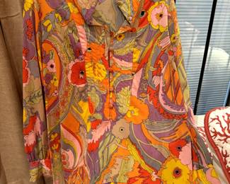 #154 - $46 - Vintage Vassarette 1970's blouse crepe medium M (good condition, couple of small spots stains on base)