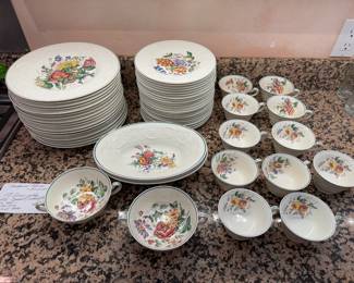 #187 - $600 Wedgwood Patrician "Bognor" 89 pieces 