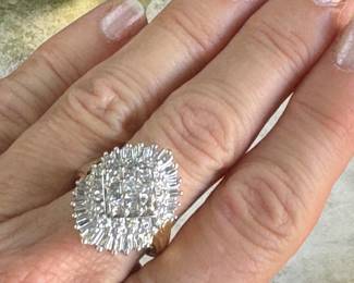 #50J - $875 - 14kt gold - 2 ctw cluster ring. c9.1gr. Size 7