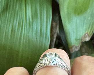 #66J - $450 Platinum ring 1/4 ct - size 7 1/4 - 2.53 gr