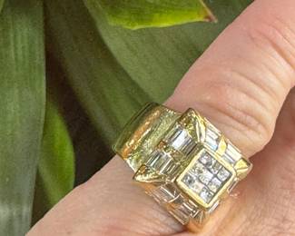 #53J - 18kt yellow gold, approx 1 ctw bugg ring, 14.7 gr. (size 5) $1,600 