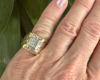 #53J - 18kt yellow gold, approx 1 ctw bugg ring, 14.7 gr. (size 5) - $1,600