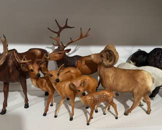 Breyer wildlife Figures
