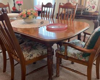 Dining table & 6 chairs