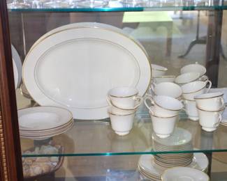 Selection of Royal Doulton English fine bone china, The Romance Collection, Heather pattern