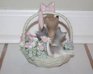 Back of Lladró  #1444 PURR-FECT Kittens in Basket figurine