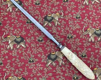 Rare vintage Landers Frary Clark Aetna Works piece from a carving set