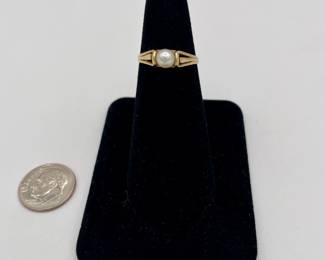 18k gold and pearl ring