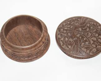 Small carved wooden circular box, pair of birds (pheasants?) and flowering plants on lid