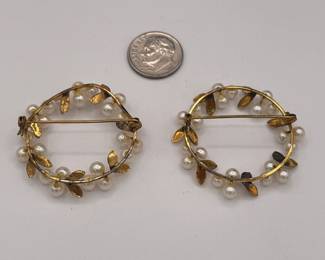 Back of 14k gold and cultured pearl brooches / scarf pins 