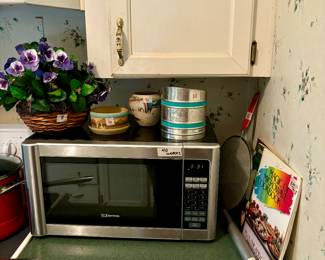 Emerson Microwave $40
Vintage Foley Sifter $10
A Mix of Cookbooks
