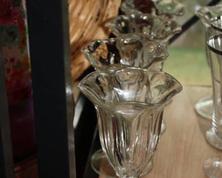 4 ice cream sundae glasses
