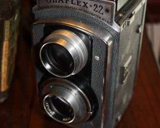 Vintage Graflex 22 camera w/leather case