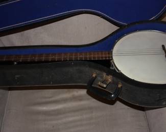 Vintage Tele Star 5 string tenor banjo in hard side case
