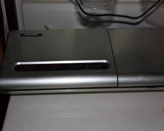 Bose system radio w/4 speakers