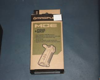 NIB magpul MOE & grip