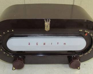 Zenith Bakelite "Race Track" Style Radio 