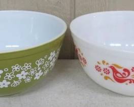 Vintage Pyrex Mixing Bowls