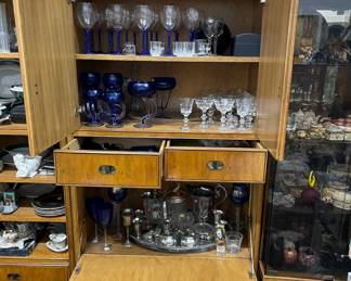 Everything goes come & clear my cabinets