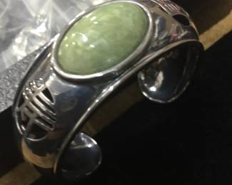 Sterling silver bangle w/lg Jade stone
