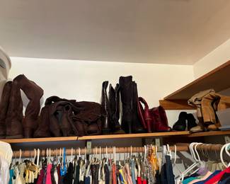 Sz 7 women’s boots