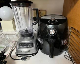 air fryer, like new - Kitchen Aid blender