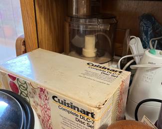 large cuisinart food processor and disc set
