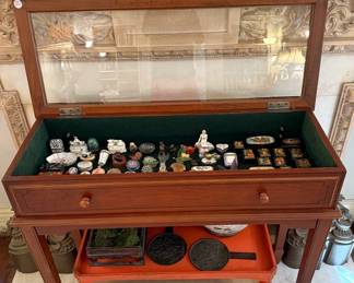 Collection of Limoges & Halcyon Days boxes, Royal Copenhagen, Russian boxes, cigarette boxes