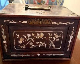 Inlaid Chinese small chest