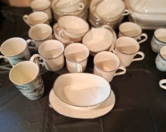 Lenox luncheon set,