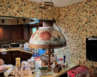 Victorian hanging shade lamp