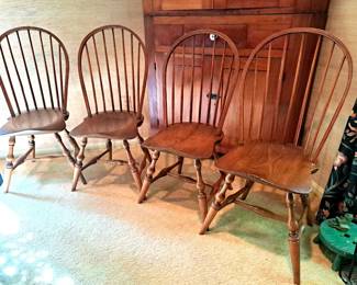 Set four original 1780 period N ew England Windsor Bow back chairs