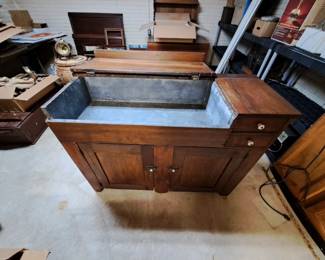 Photo with dry sink opened