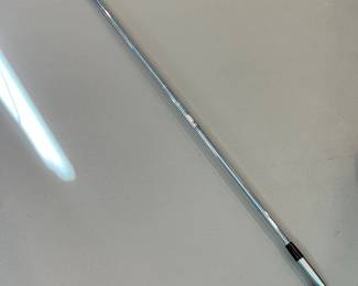 2-iron signed by Justin Leonard.