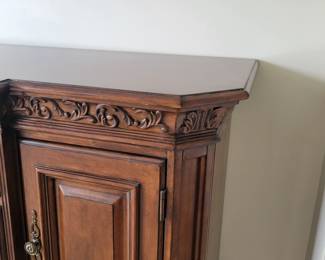 STUNNING KELLER FURNITURE WOOD SIDE BOARD/BUFFET
