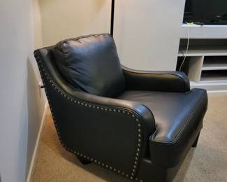 ASHLEY FAUX LEATHER BLACK NAIL HEAD TRIM CLUB CHAIR $80