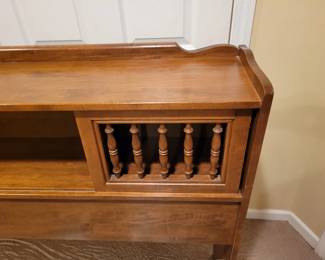 ETHAN ALLEN FULL HEADBOARD BOOK SHELF IN ONE $100