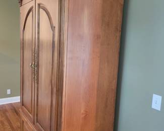 ETHAN ALLEN AMOIRE $100