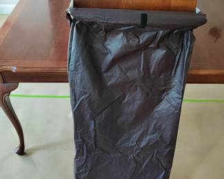 ETHAN ALLEN QUEEN ANNE STYE DINING TABLE WITH LEAF, DRAWER AND TABLE PROTECTOR