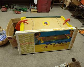 Vintage crossfire game, in good working condition!