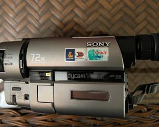 No battery, has charging cord