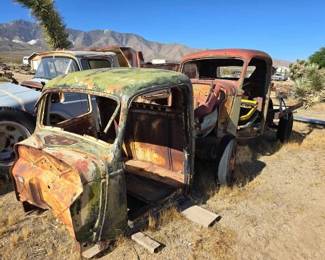 422  Ford Cab and Ford truck 