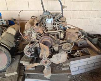 3534  Ford V8 Engine 