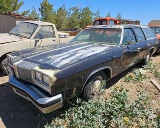 402  1977 Oldsmobile Wagon 