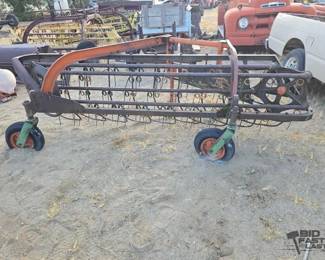 4100  New Idea Hay Rake Tractor Implement 