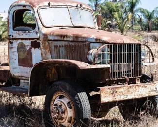 452  Flatbed Truck 